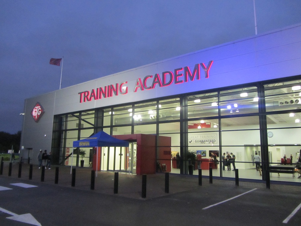 Equipment show attracts 400 mechanics