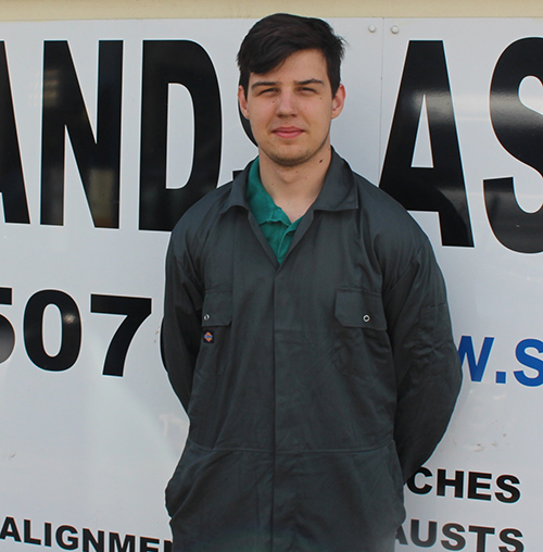 Scotlands Ash Garage adds to experienced team