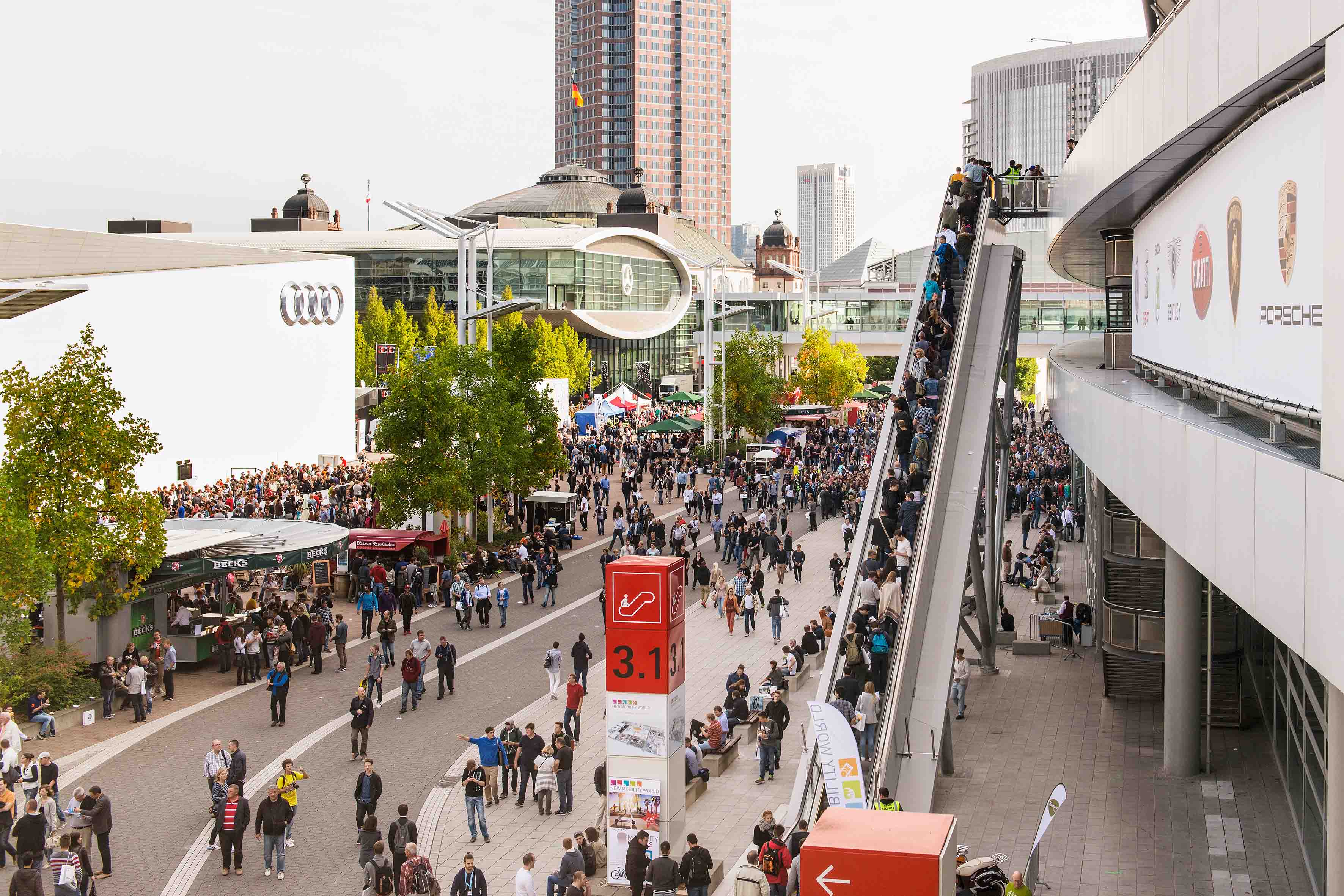 New exhibitor record and more visitors at the 25th Automechanika Frankfurt