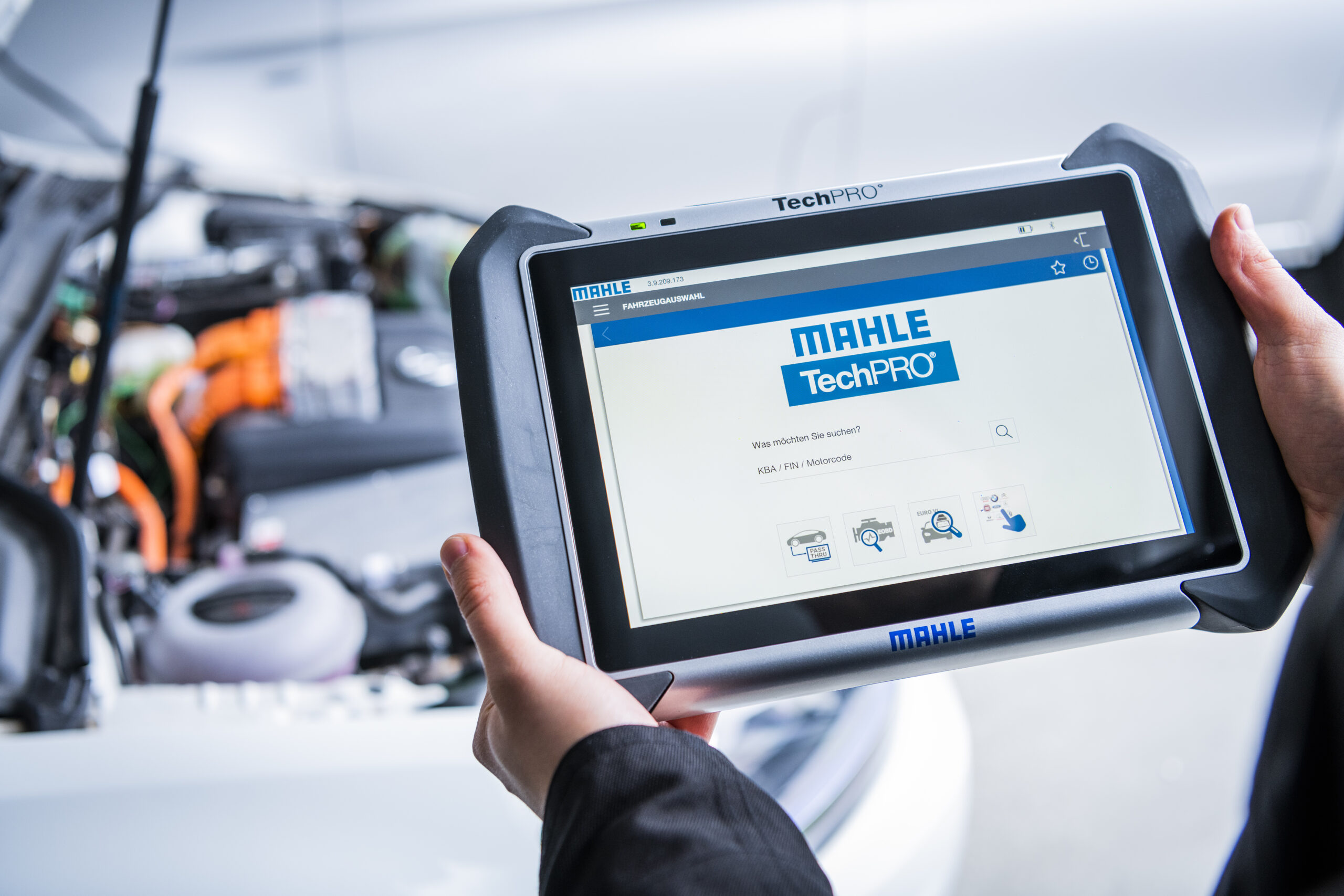 MAHLE decodes Mercedes-Benz vehicles