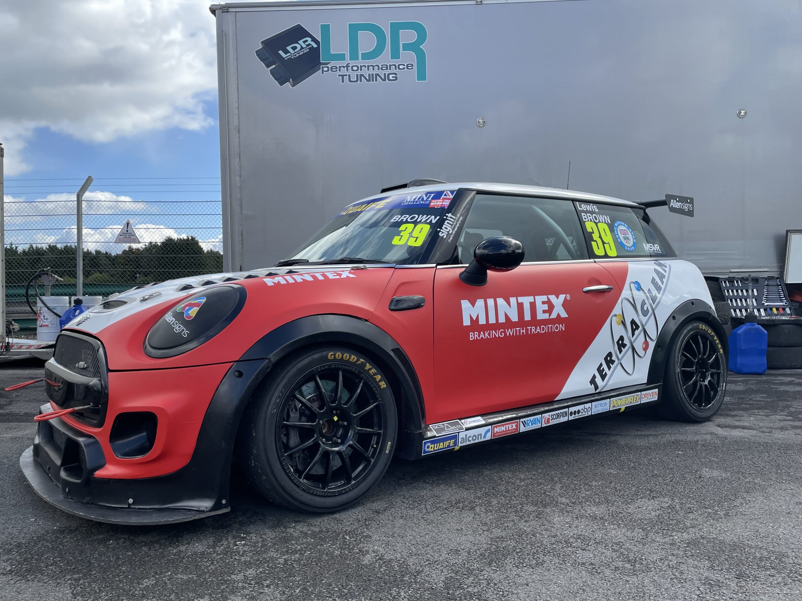 Terraclean sponsors Lewis Brown in 2021 MINI CHALLENGE