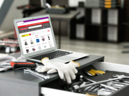 Drawer,Unit,With,Laptop,And,Tools,In,Car,Repair,Shop