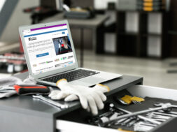 Drawer,Unit,With,Laptop,And,Tools,In,Car,Repair,Shop
