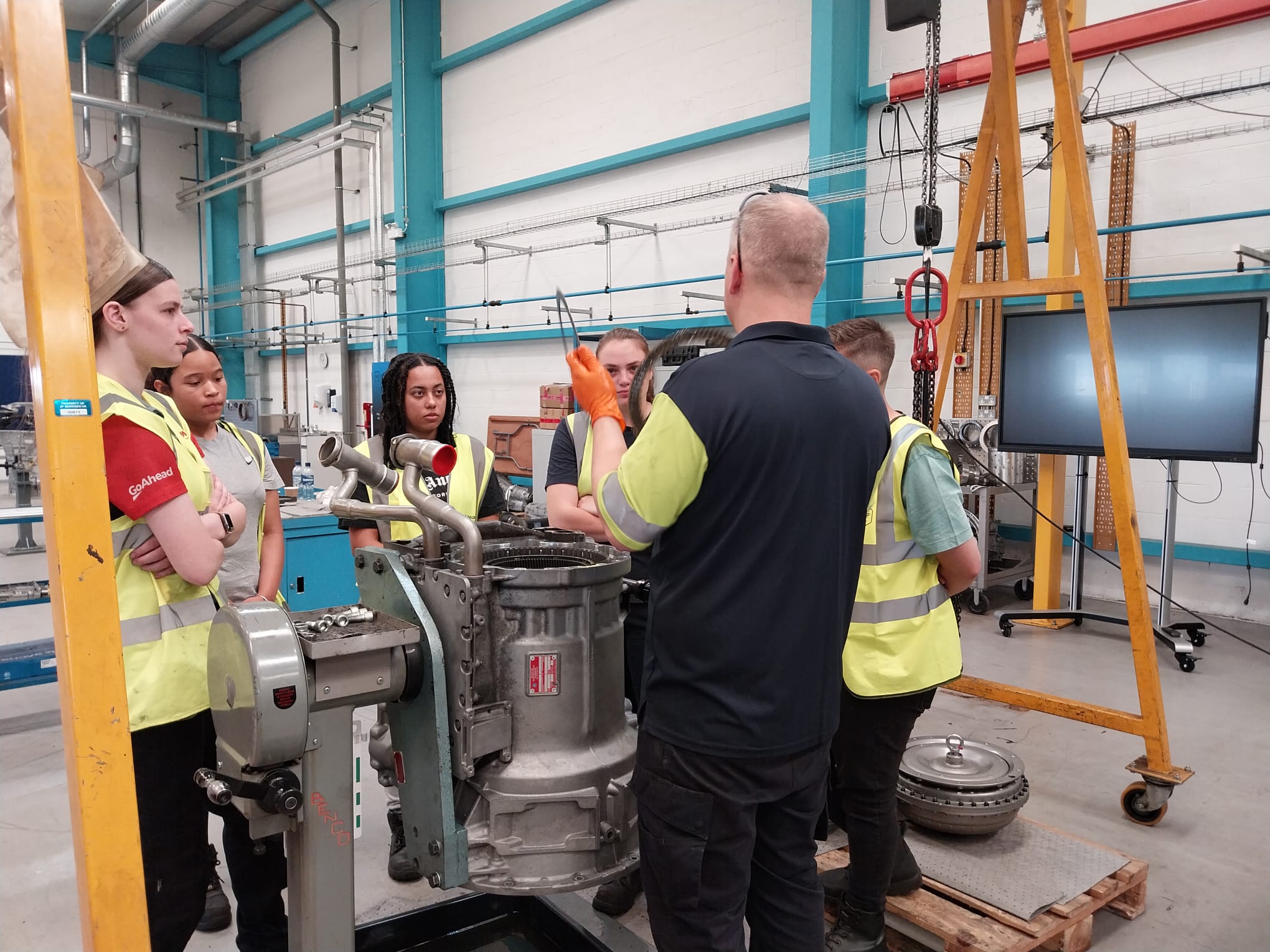 ZF supports next generation of bus technicians with Go-Ahead apprentice training